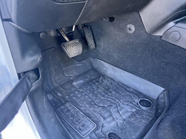 Photo of 2024 Bright White Clearcoat Jeep Wrangler