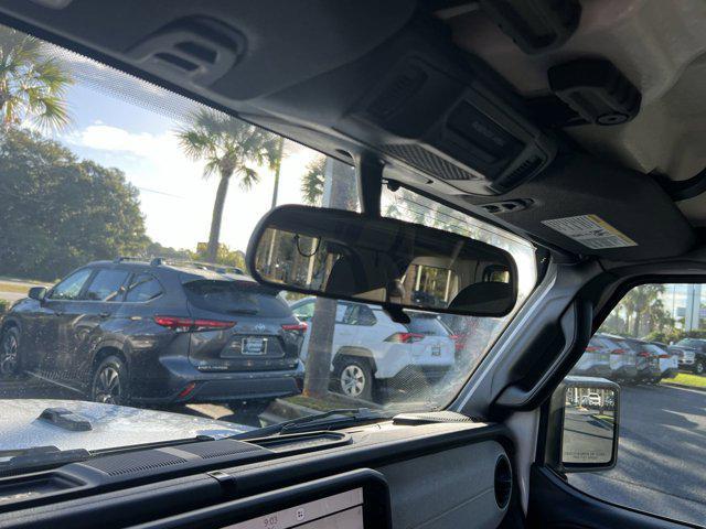Photo of 2024 Bright White Clearcoat Jeep Wrangler