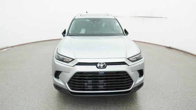 Photo of 2025 Celestial Silver Metallic Toyota Grand Highlander