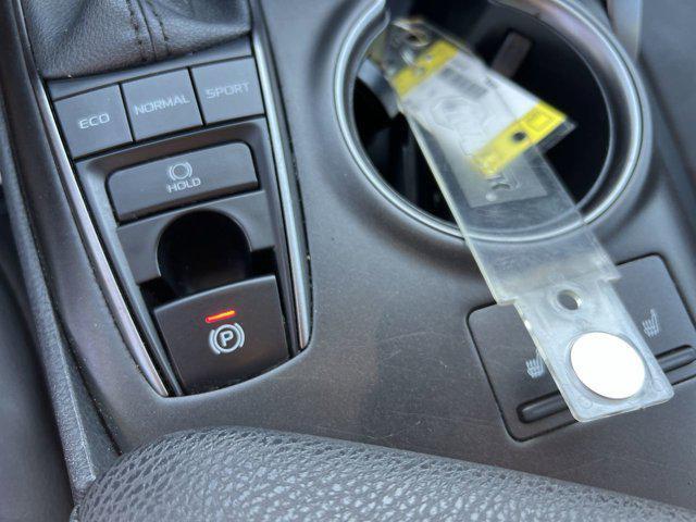 Photo of 2023 Wind Chill Pearl Toyota Camry