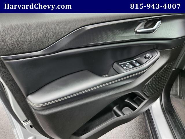 Photo of 2023 Silver Zynith Jeep Grand Cherokee L