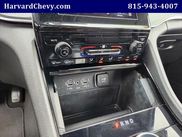 Photo of 2023 Silver Zynith Jeep Grand Cherokee L