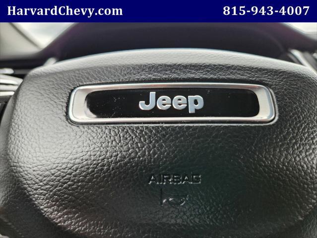 Photo of 2023 Silver Zynith Jeep Grand Cherokee L