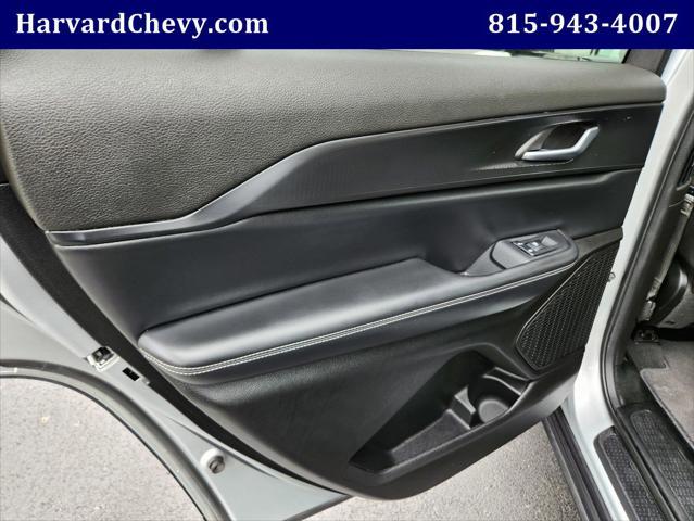 Photo of 2023 Silver Zynith Jeep Grand Cherokee L