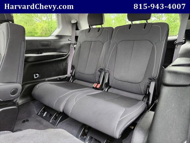 Photo of 2023 Silver Zynith Jeep Grand Cherokee L