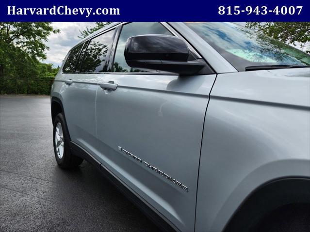 Photo of 2023 Silver Zynith Jeep Grand Cherokee L