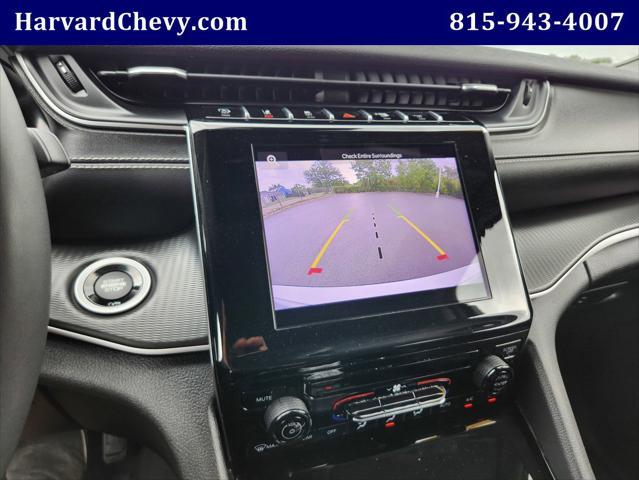 Photo of 2023 Silver Zynith Jeep Grand Cherokee L