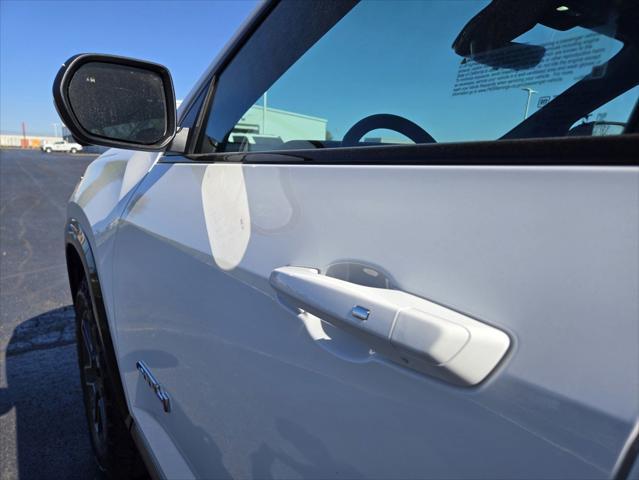 Photo of 2026 Summit White GMC Terrain