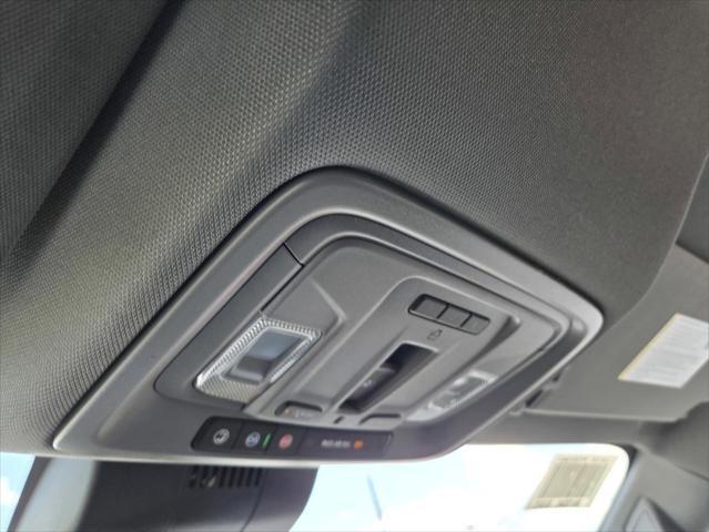 Photo of 2025 Summit White GMC Sierra 2500