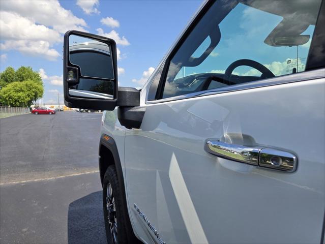 Photo of 2025 Summit White GMC Sierra 2500