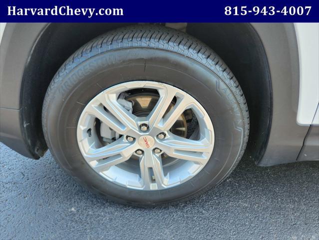 Photo of 2024 Summit White GMC Terrain