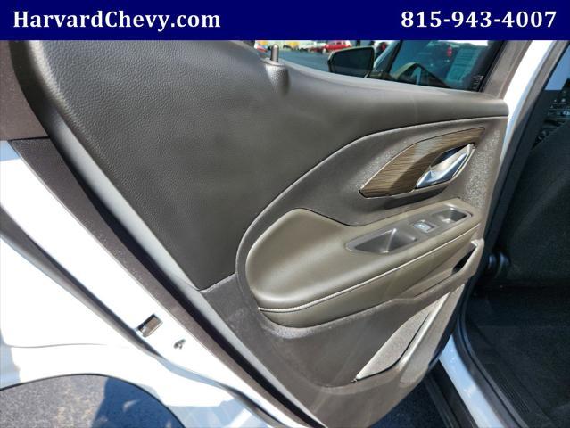 Photo of 2024 Summit White GMC Terrain