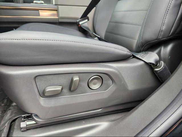 Photo of 2025 Void Black GMC HUMMER EV Pickup