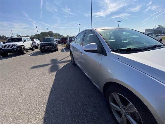 Photo of 2015 Silver Ice Metallic Chevrolet Cruze