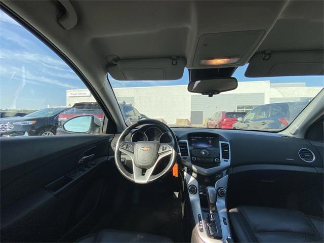 Photo of 2015 Silver Ice Metallic Chevrolet Cruze