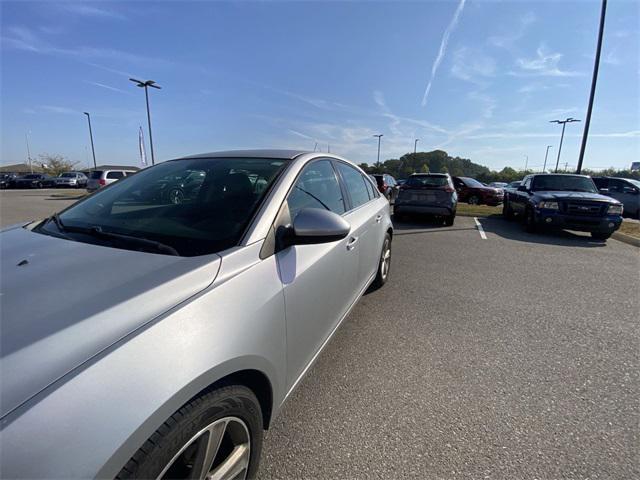 Photo of 2015 Silver Ice Metallic Chevrolet Cruze