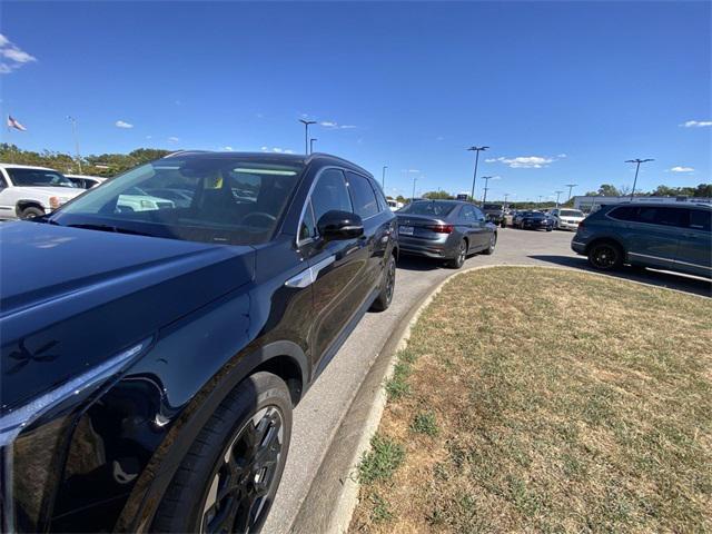 Photo of 2024 Ebony Black Kia Sorento