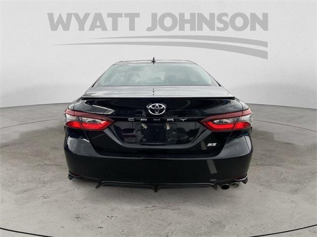Photo of 2024 Midnight Black Metallic Toyota Camry