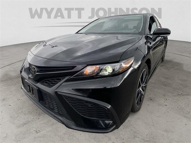 Photo of 2024 Midnight Black Metallic Toyota Camry