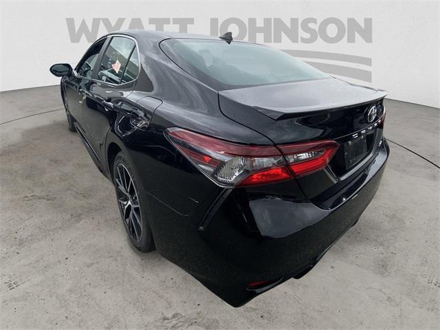 Photo of 2024 Midnight Black Metallic Toyota Camry