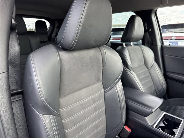 Photo of 2023 Alloy Silver Metallic Mitsubishi Outlander