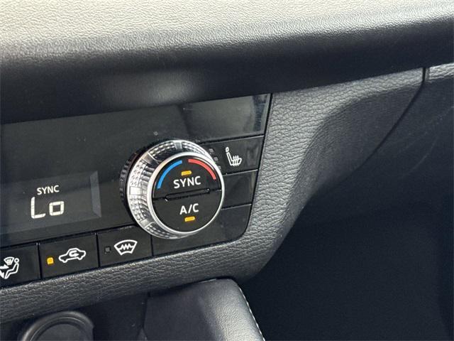 Photo of 2023 Alloy Silver Metallic Mitsubishi Outlander