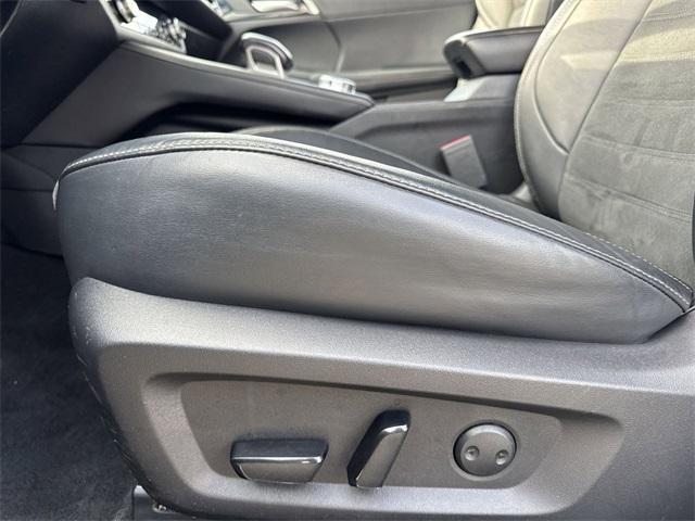 Photo of 2023 Alloy Silver Metallic Mitsubishi Outlander