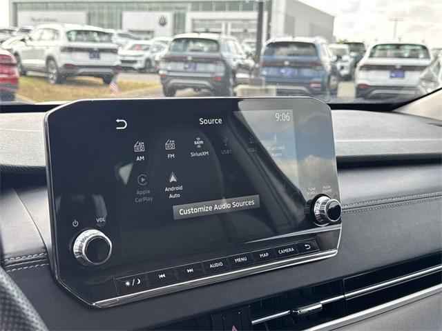 Photo of 2023 Alloy Silver Metallic Mitsubishi Outlander