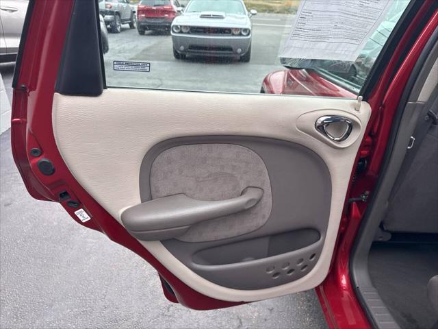 Photo of 2001 Maroon Chrysler PT Cruiser