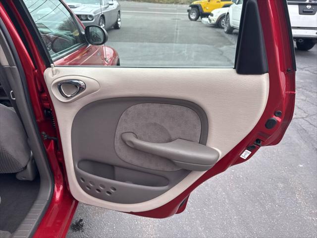 Photo of 2001 Maroon Chrysler PT Cruiser