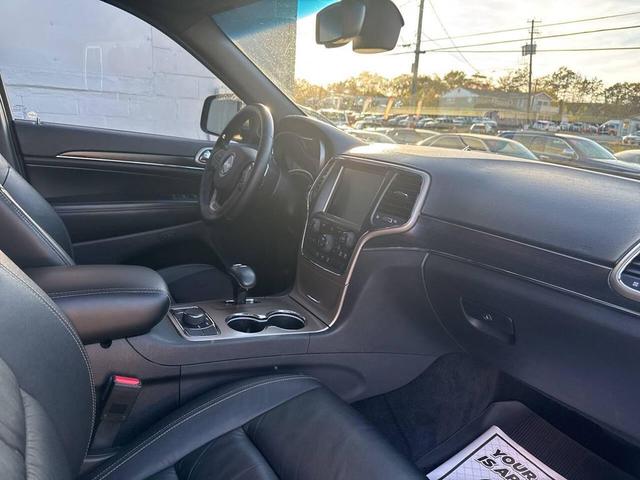 Photo of 2014 Black Jeep Grand Cherokee