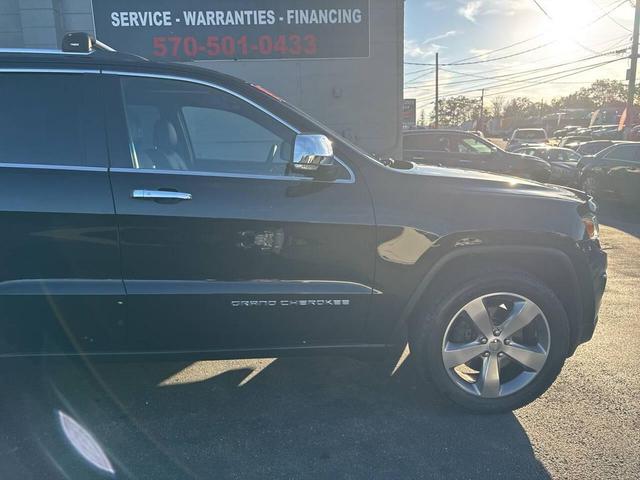 Photo of 2014 Black Jeep Grand Cherokee