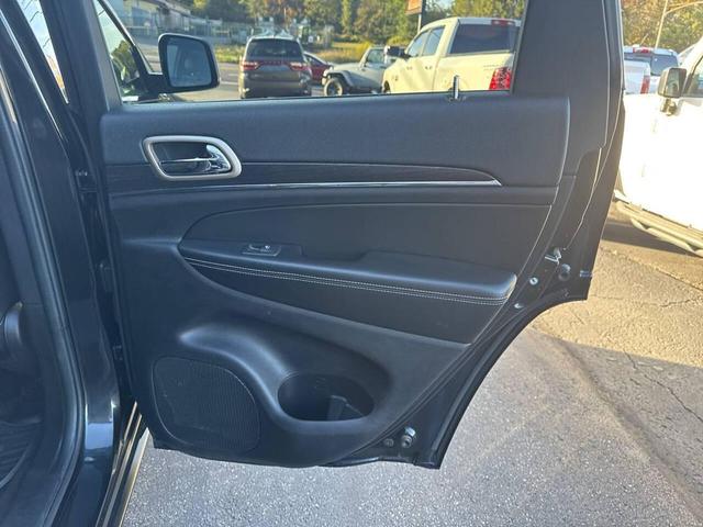 Photo of 2014 Black Jeep Grand Cherokee