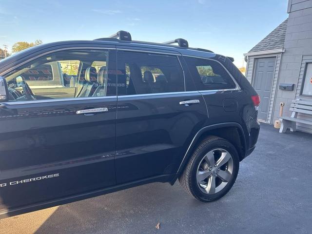 Photo of 2014 Black Jeep Grand Cherokee