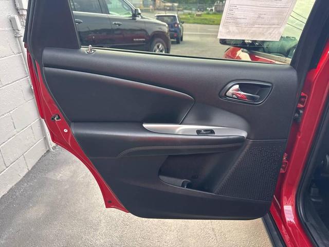 Photo of 2017 Red Dodge Journey