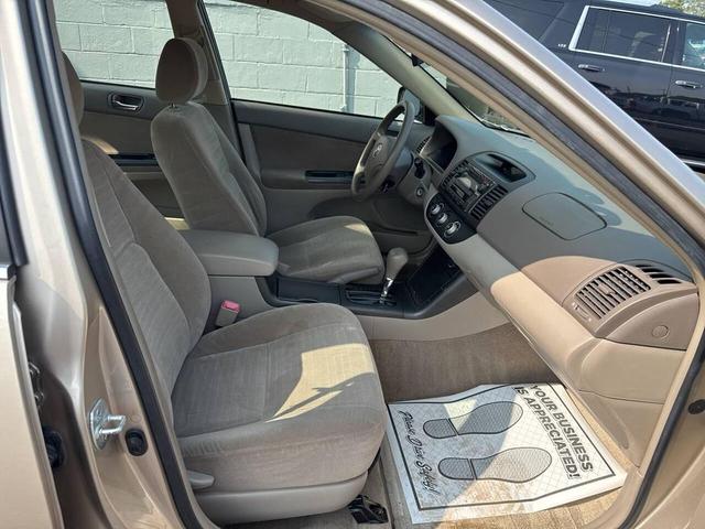 Photo of 2006 Tan Toyota Camry