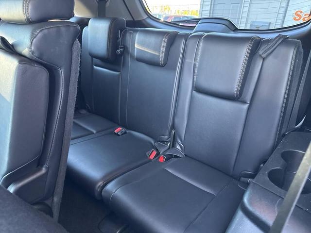 Photo of 2017 White Toyota Highlander