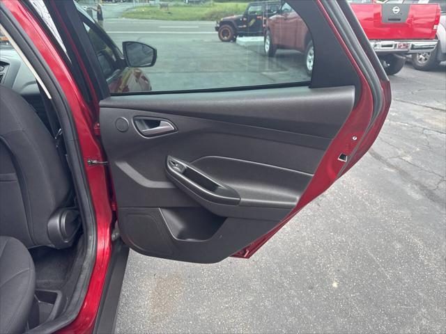 Photo of 2017 Burgundy Ford Focus