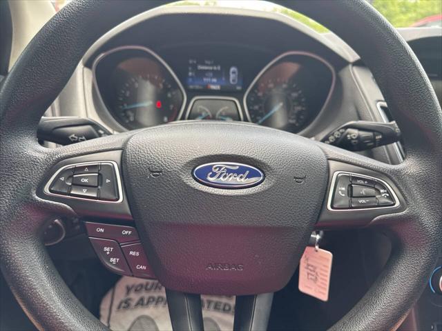 Photo of 2017 Burgundy Ford Focus