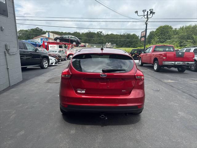 Photo of 2017 Burgundy Ford Focus