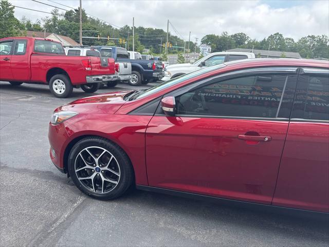 Photo of 2017 Burgundy Ford Focus