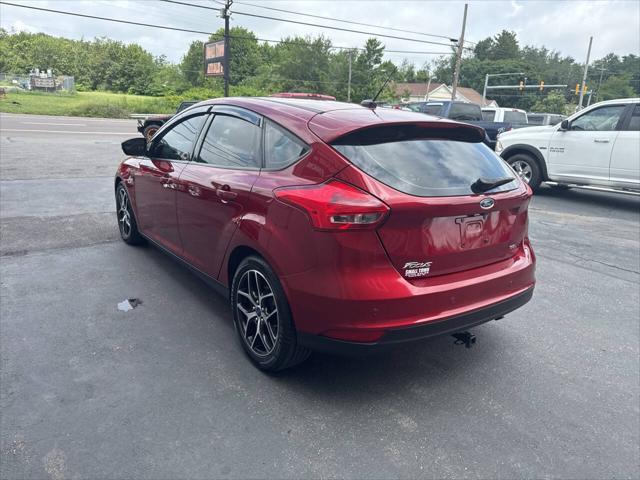Photo of 2017 Burgundy Ford Focus