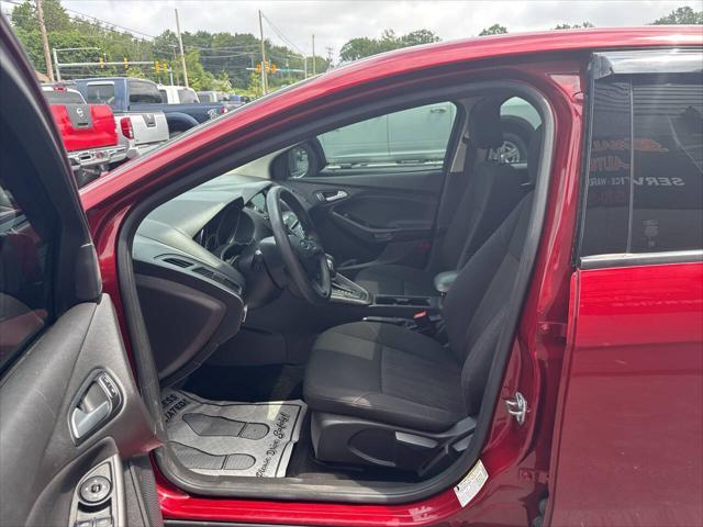 Photo of 2017 Burgundy Ford Focus