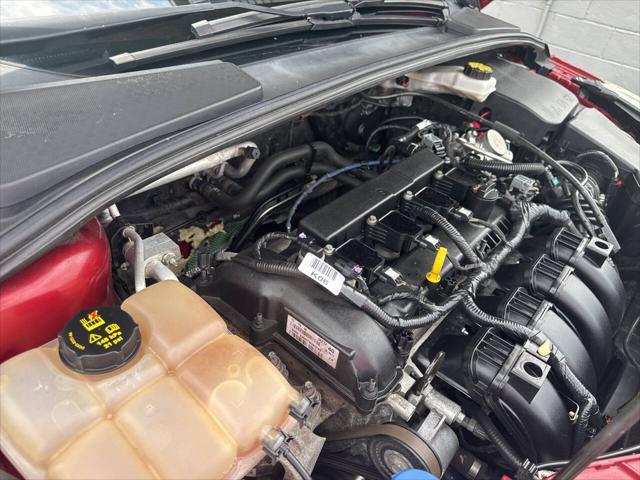 Photo of 2017 Burgundy Ford Focus