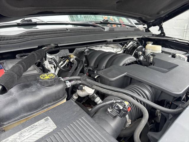 Photo of 2015 Black Chevrolet Suburban