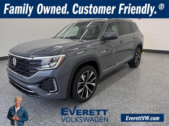 Photo of 2026 pure gray Volkswagen Atlas