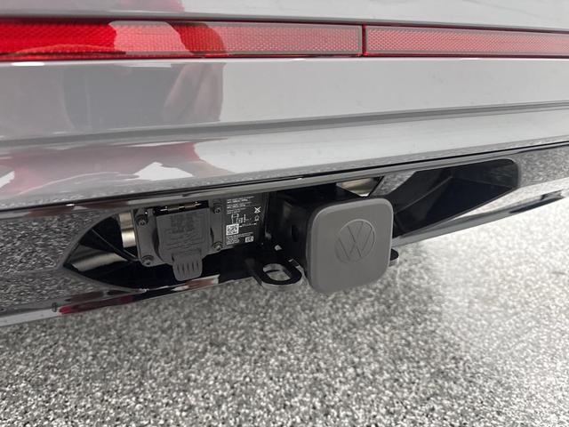 Photo of 2026 pure gray Volkswagen Atlas