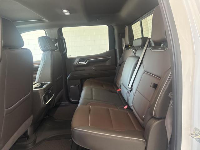 Photo of 2024 White Frost Tricoat GMC Sierra 1500