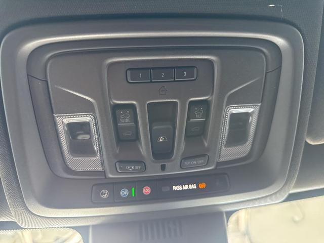 Photo of 2024 White Frost Tricoat GMC Sierra 1500