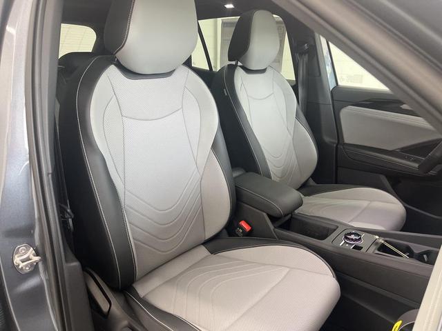 Photo of 2025 Platinum Gray Metallic Volkswagen Tiguan